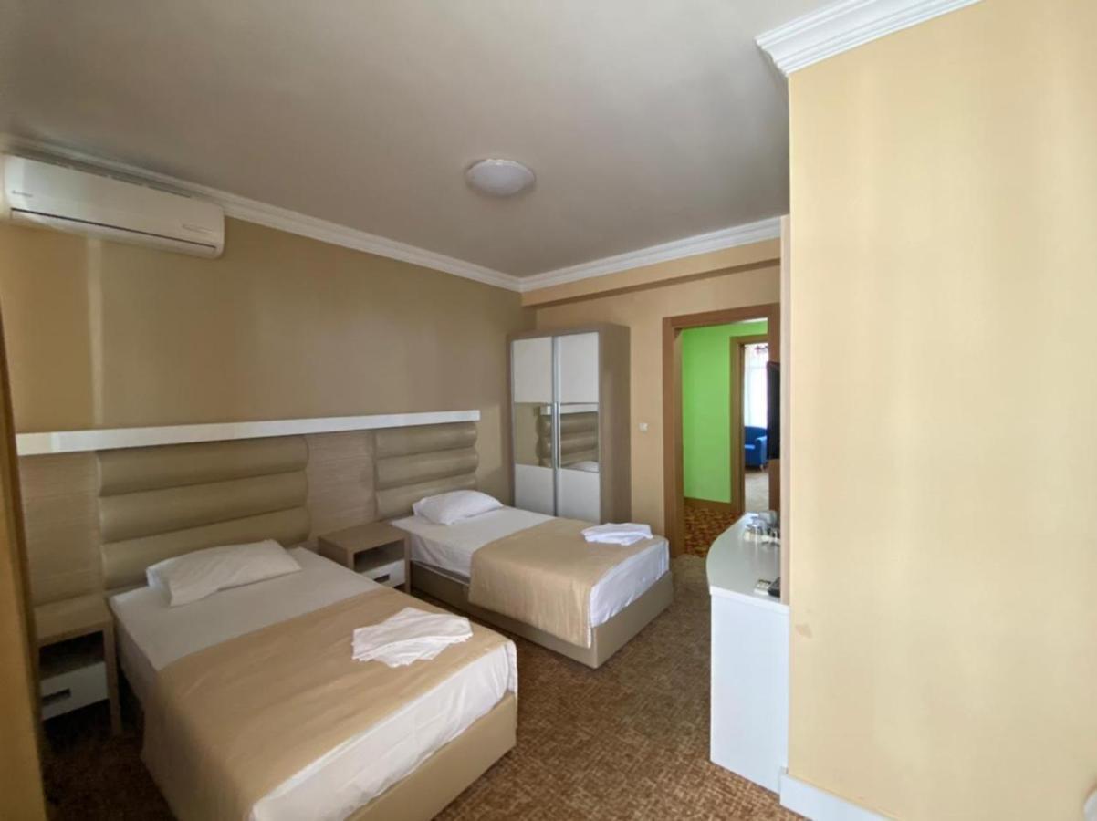 Hotel Genatsvale Batumi Exterior foto