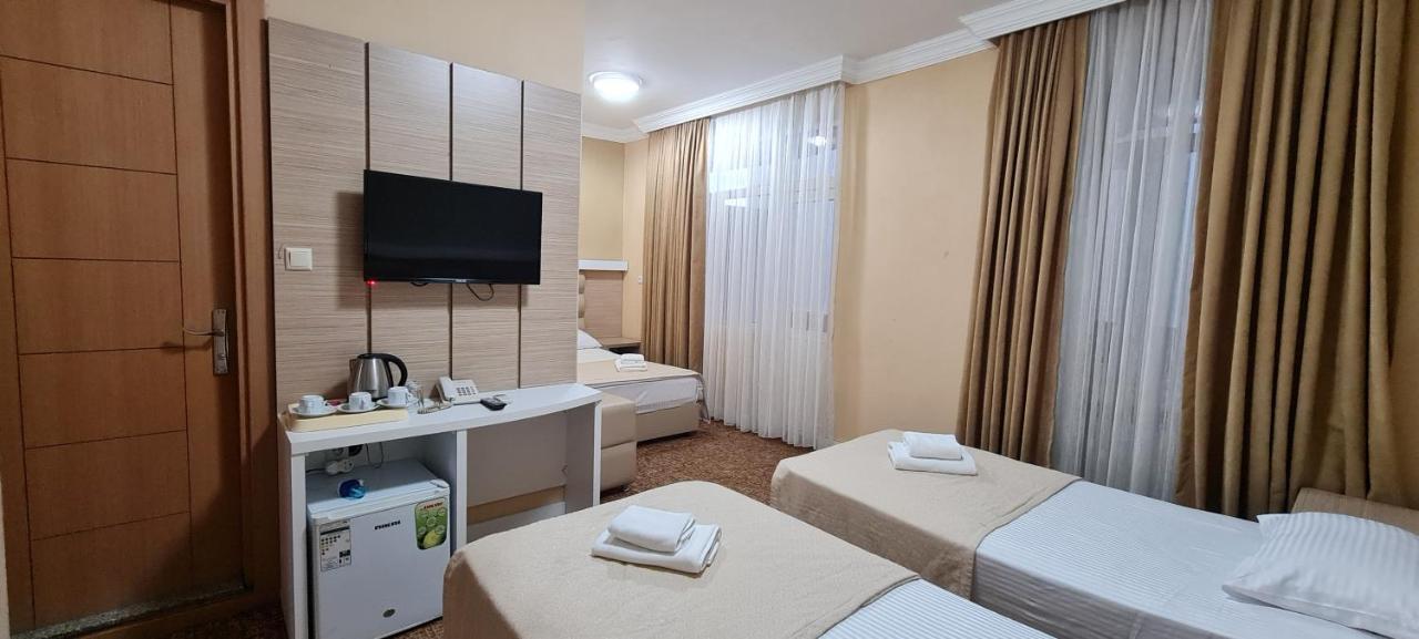 Hotel Genatsvale Batumi Habitación foto